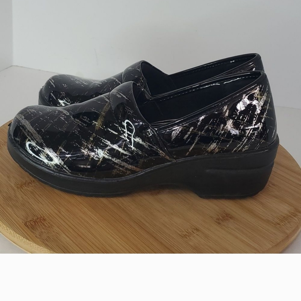 Black and Silver Slip-On Clogs Slip Resistant Resturant Server Nurse - Picture 3 of 4